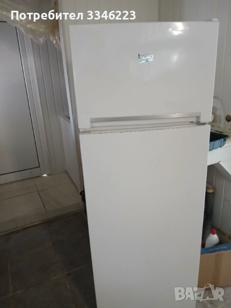 Продавам хладилник с фризер Беко, снимка 1