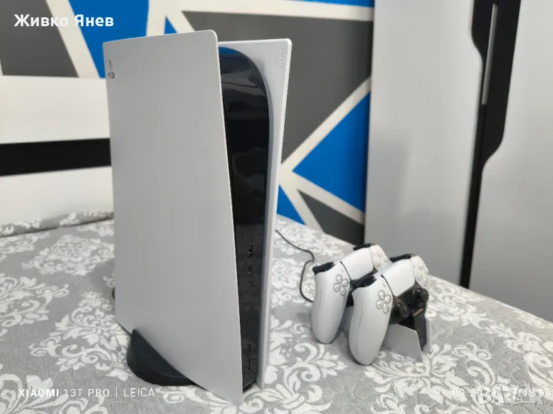 Playstation 5,зарядно и 2 контролера, снимка 1