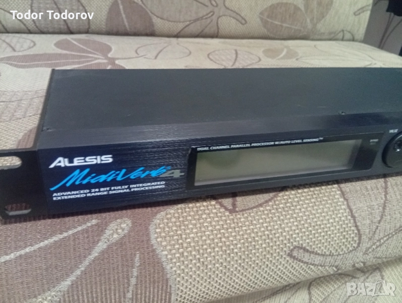 Alesis Midiverb 4, снимка 1