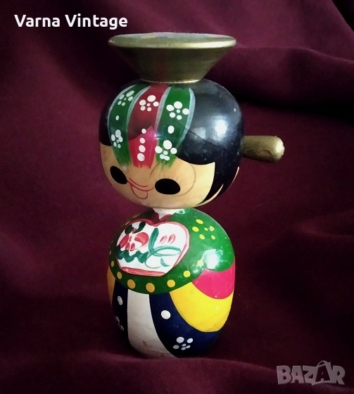 Стара дървена японска кукла Кокеши. ръчна изработка. произведена в Корея, снимка 1