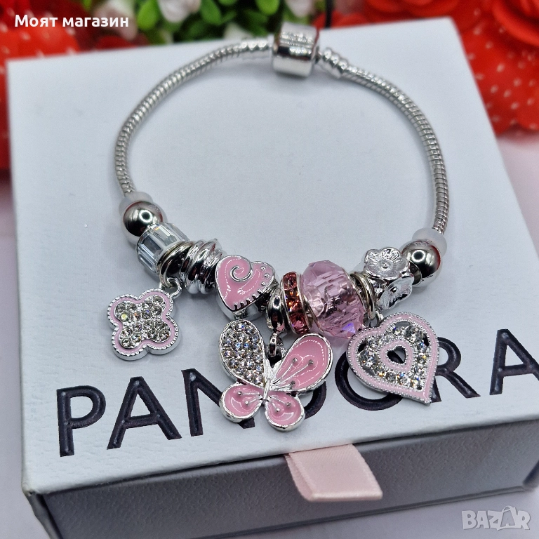 Дамска гривна Pandora стил с розови елементи и висулки, снимка 1