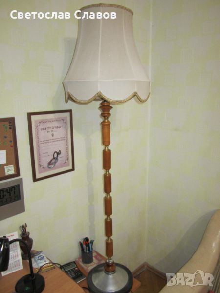 Висок лампион с бежова шапка, снимка 1