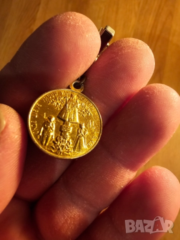 Стара молитвена броеница с дървен кръст разпятие богородица и Исус Христос  за да те пази и закриля., снимка 4 - Антикварни и старинни предмети - 51840782