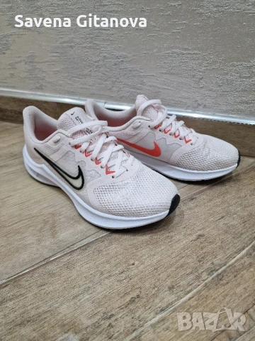 Дамски маратонки Nike, снимка 2 - Маратонки - 50847386
