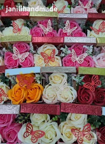 Кутии 8ми март, цветя