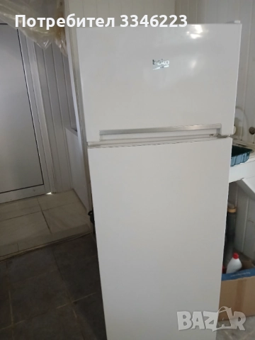 Продавам хладилник с фризер Беко, снимка 1