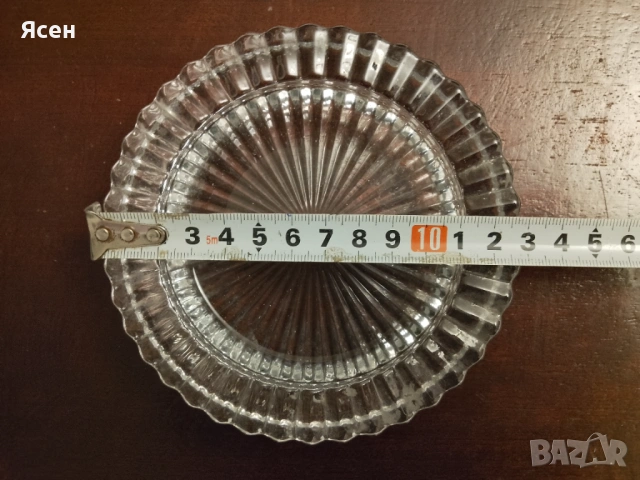 Пепелник.Красиво,качествено,чешко стъкло., снимка 2 - Антикварни и старинни предмети - 53866079