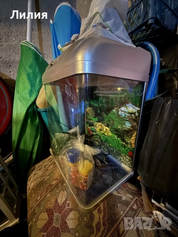 Аквариум с примадлежности