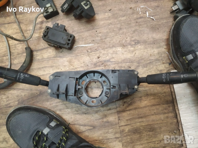 Лостчета за светлини и чистачки на Peugeot 306 , 61557102 