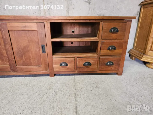 Шкаф изработен изцяло от масив, снимка 2 - Шкафове - 49680379