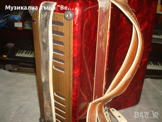 Акордеон Велтмайстер 120 баса с куфар, снимка 10 - Акордеони - 52877265