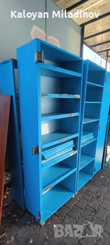 Стелажи за магазин