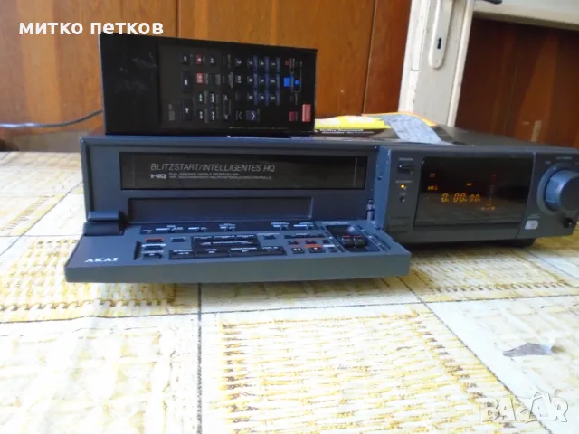 vhs AKAI hi-fi stereo, снимка 1 - Плейъри, домашно кино, прожектори - 47049277