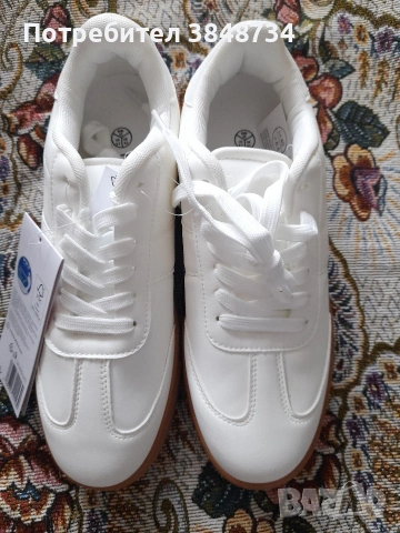 Обувки бели размер 40