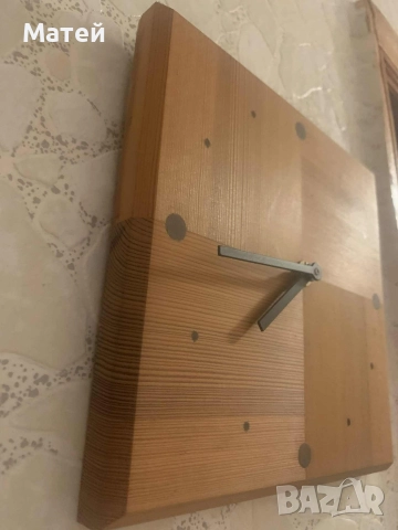 Стилен часовник от дърво* Стенен* Работи точно, снимка 2 - Стенни часовници - 52666222