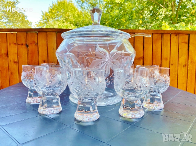 Нов Масивен Голям Кристален съд и Комплект Кристални чаши за Боле/Пунш, снимка 3 - Сервизи - 51479833