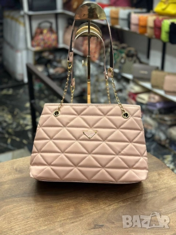 чанти prada, снимка 4 - Чанти - 51440903