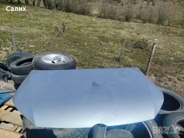 Преден капак VW CADYY 2011г.