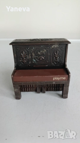 Пиано , vintage , метална фигурка с острилка за моливи  от испанската марка Playme. , снимка 3 - Фигурки - 53905667