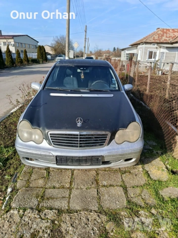 Продавам кола Мерцедес газ/бензин цяла за части, пали върви,