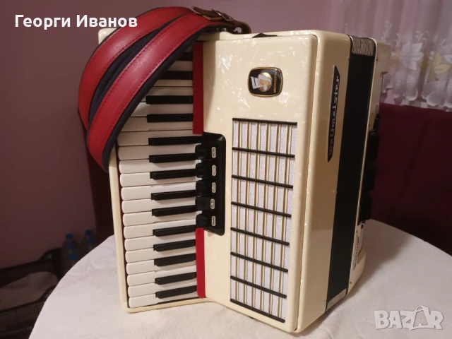 Продавам Акордеон Велтмайстер Стела 60 Баса в отлично състояние