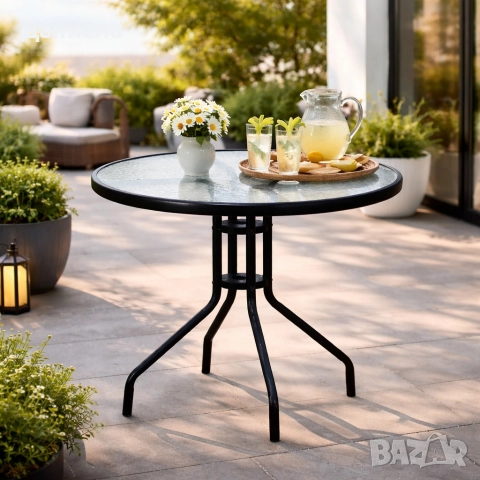 Минимализъм и стабилност в едно – стилна масичка за кафе на открито