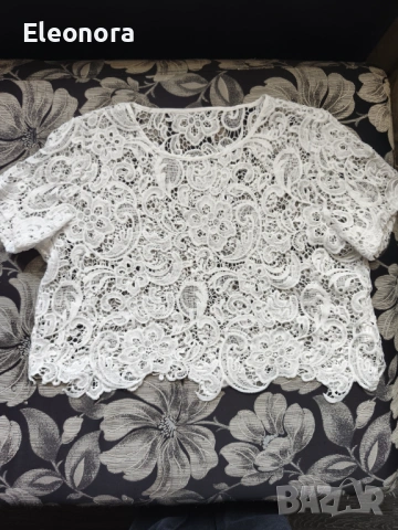 Бяла дантелена блуза