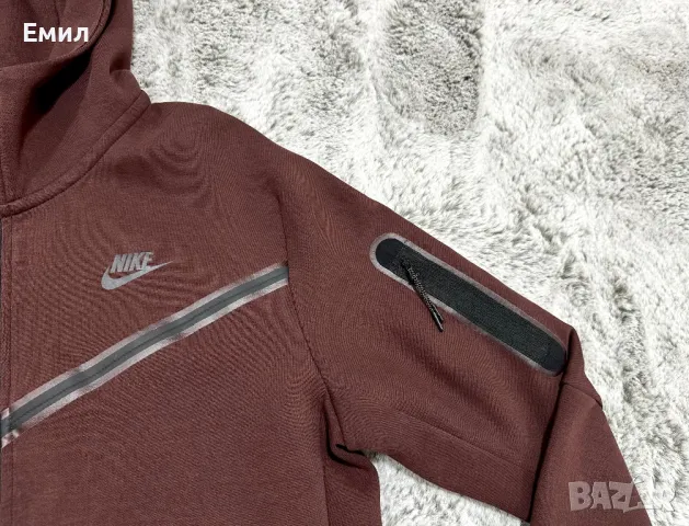 Мъжко горнище с качулка Nike Tech Fleece, Размер М, снимка 2 - Суичъри - 47316336