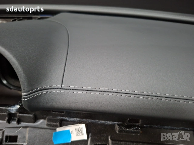 Ново Кожено Табло с Сив шев Mercedes W206 AMG, снимка 8 - Части - 53896993