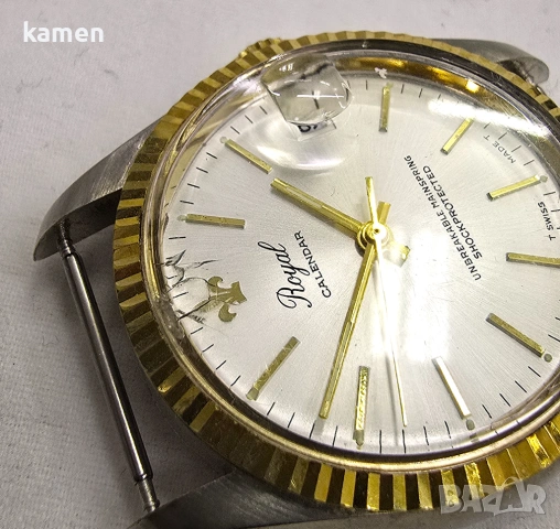 Механичен часовник Royal Calendar със защита от удар | Винтидж швейцарски часовници, снимка 9 - Антикварни и старинни предмети - 53659149