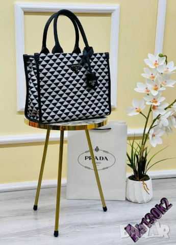 чанти prada, снимка 4 - Чанти - 51442325