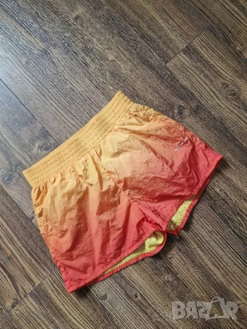 Страхотни дамски къси шорти CALVIN KLEIN  размер S , снимка 2 - Къси панталони и бермуди - 50625720