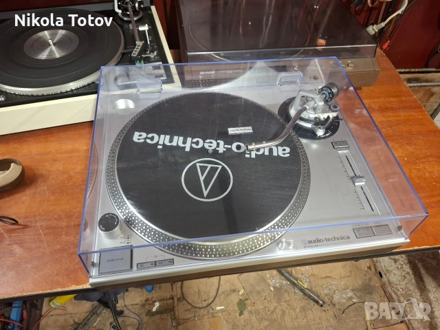Продава се грамофон audio technica AT-LP-120. 