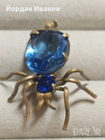 Старинна брошка "Паяк"