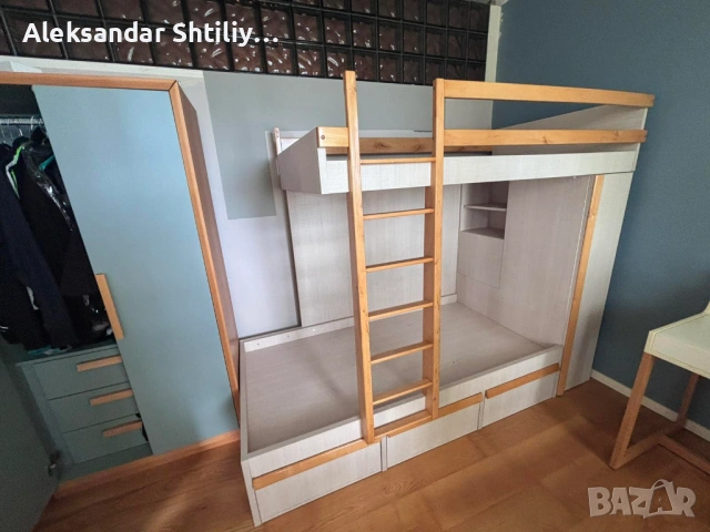 стабилно и функционално двуетажно легло, изработено от висококачествени материали: масив бук, МДФ и 