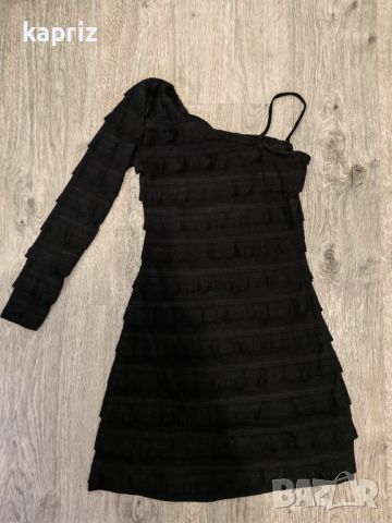 Малка черна рокля размер С , цена 10 лв