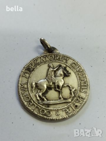 Сребърен  стар медальон, снимка 1 - Антикварни и старинни предмети - 46103714