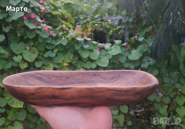 Ръчно изработена купа от орех с уникална форма