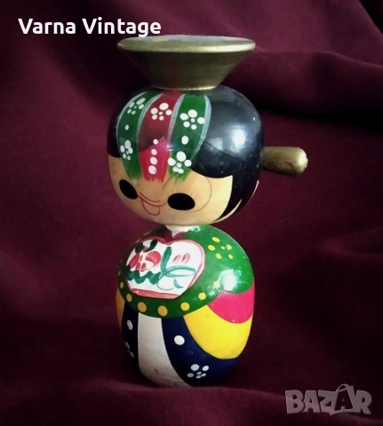 Стара дървена японска кукла Кокеши. ръчна изработка. произведена в Корея