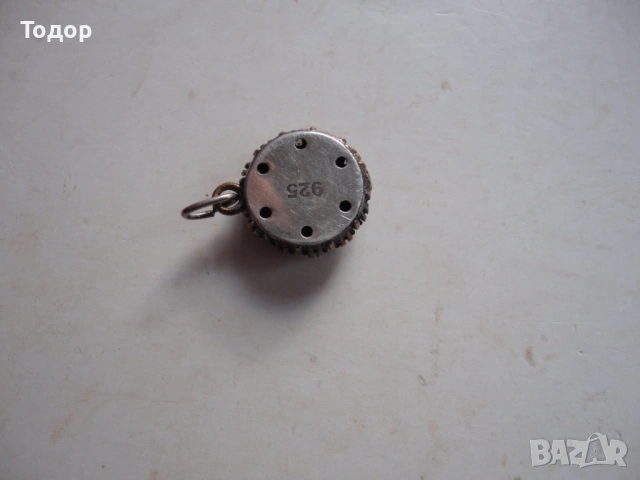 Сребърен медальон колие червен камък , снимка 3 - Колиета, медальони, синджири - 53304905