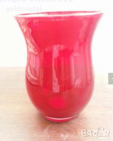 стъклена ваза червена , снимка 2 - Антикварни и старинни предмети - 15920717