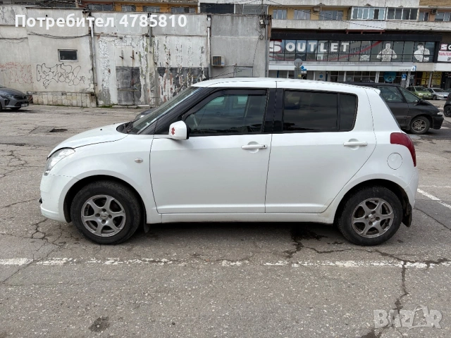 Сузуки Суифт 2005 Бял с АГУ, снимка 13 - Автомобили и джипове - 54073355