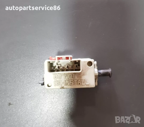 Бутон за спирачна светлина за Jeep Cherokee (2003-2008) 56045043AG, снимка 2 - Части - 53568402