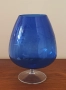 Ваза от синьо стъкло с гравирани елементи цветя , снимка 2