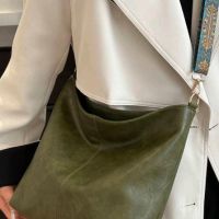 Зелена,кафява или черна ежедневна чанта от екокожа,размери и разпределение на снимките щее, снимка 12 - Чанти - 45068322