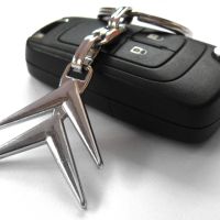 Автомобилни метални ключодържатели / за Audi Subaru Seat Ford Nissan Chevrolet Bmw Mercedes Skoda, снимка 6 - Аксесоари и консумативи - 45543365