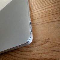 Apple MacBook PRO + подарък раница, снимка 5 - Лаптопи за работа - 45283116