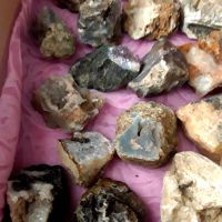 Кутия с минерали за ценители произход България ,регион Родопите, снимка 3 - Колекции - 46041986