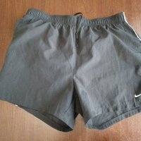 Гащи Nike, снимка 1 - Къси панталони и бермуди - 45538535