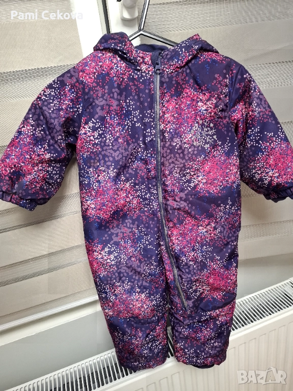 Космонавт – размер 80. В добро общо състояние, с малка забележка: на ципа се е обелила кожата , снимка 1